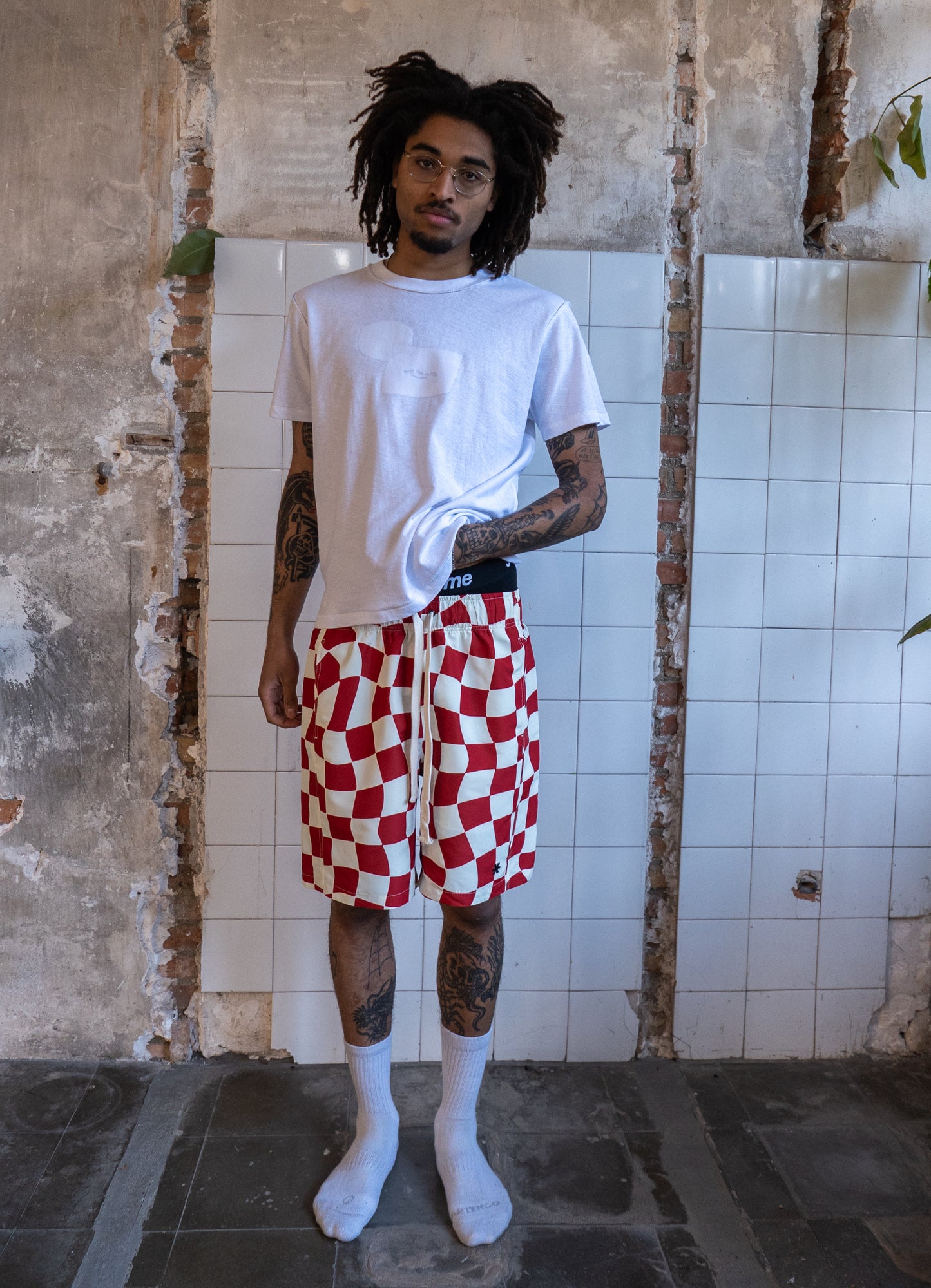 Checks White/Red